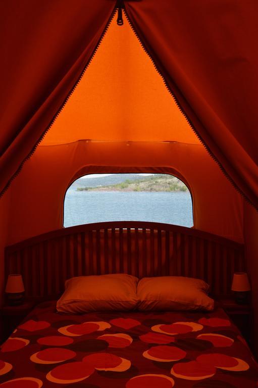 Camping Le Mas De Riri Celles  Exterior photo